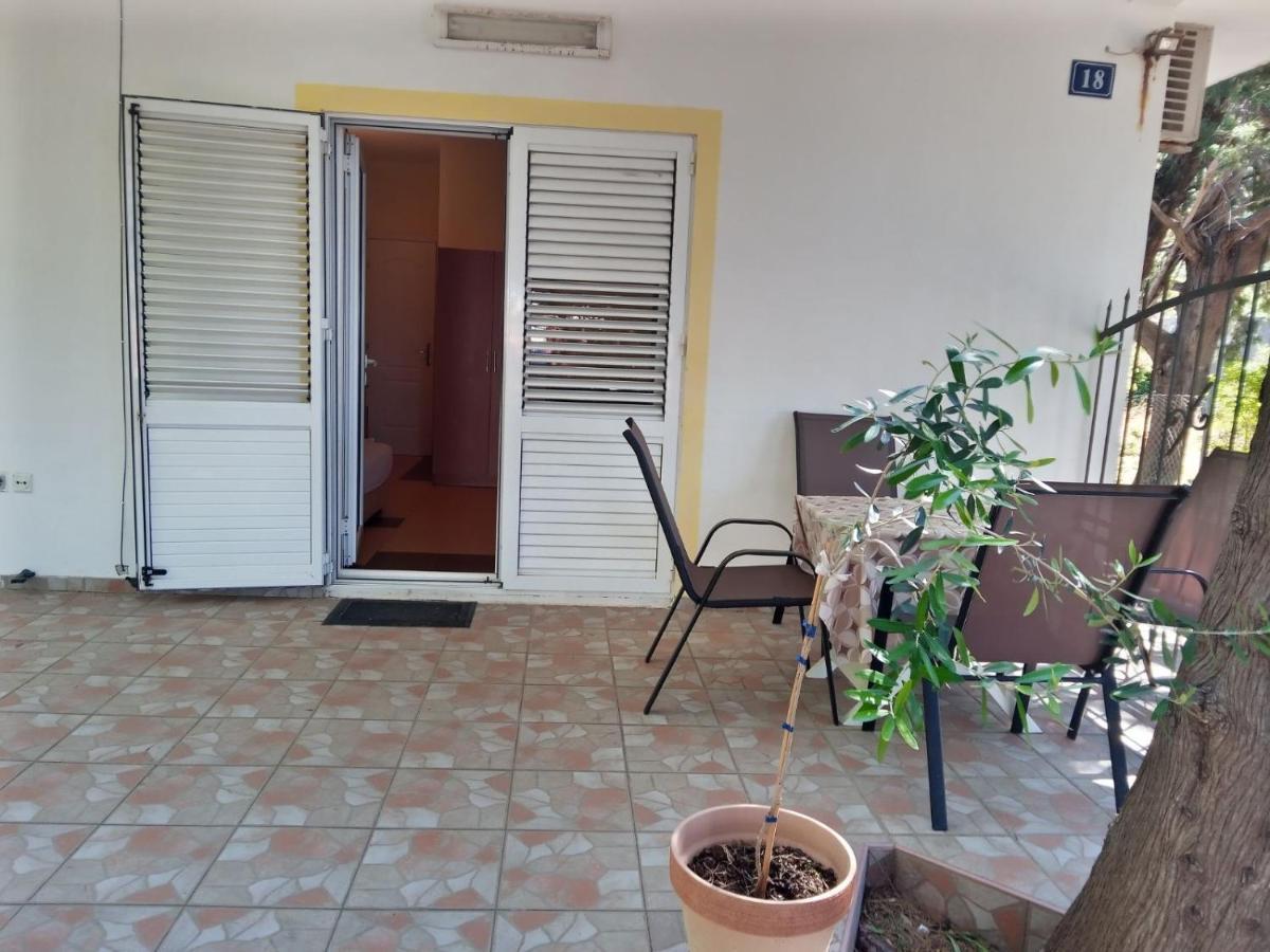 Vila Branka Canj Bagian luar foto